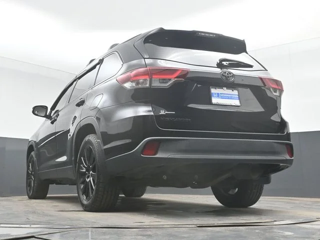Used 2019 Midnight Black Metallic Toyota SE image 49
