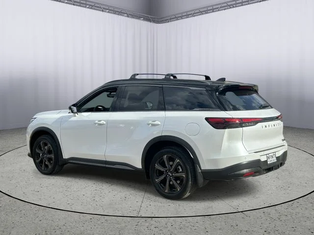 New 2027 2T RAD WHT INFINITI Autograph AWD image 7