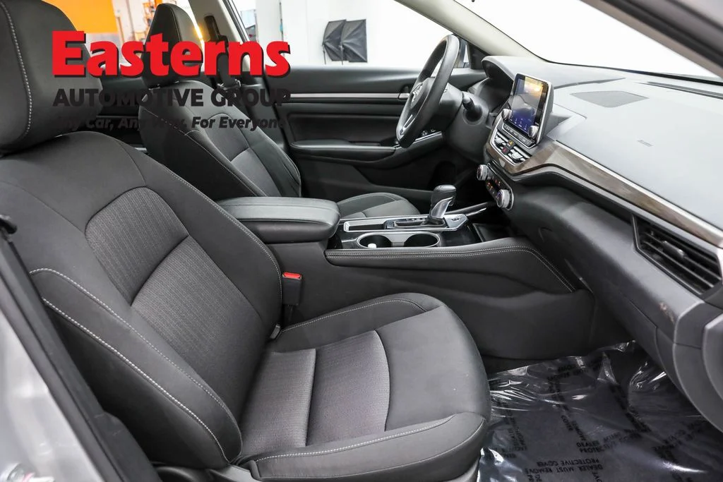 Used 2023 Silver Nissan 2.5 SV image 23
