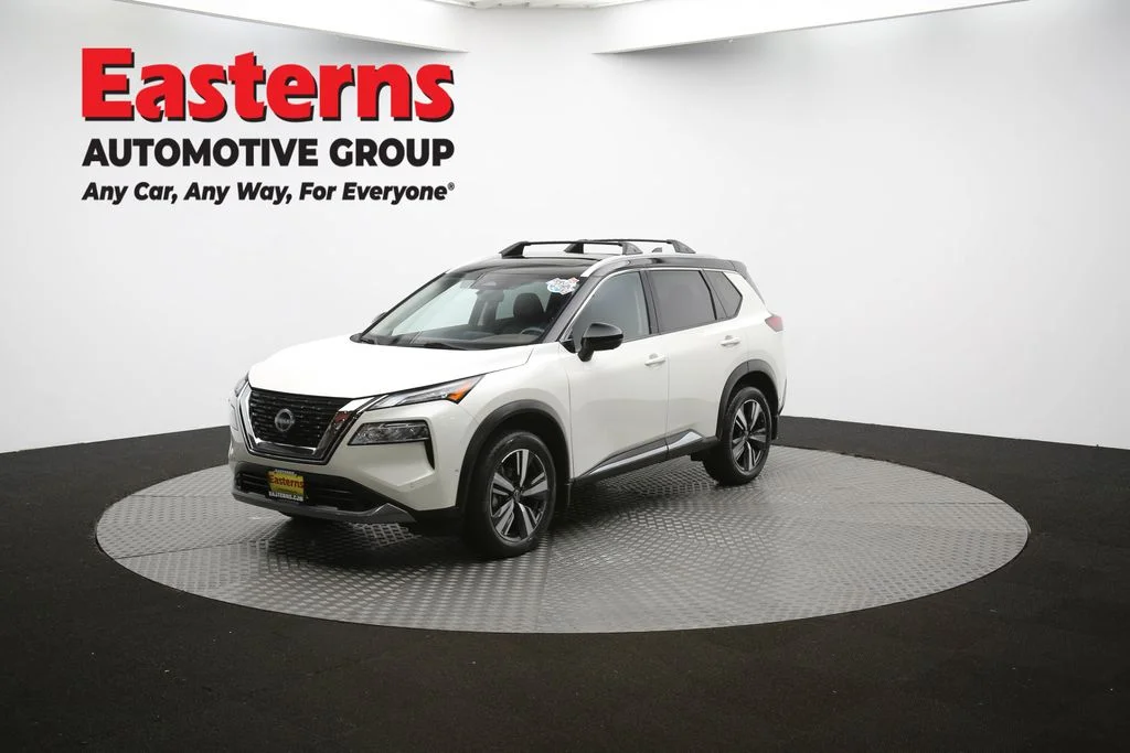 Used 2023 White Nissan SL image 59