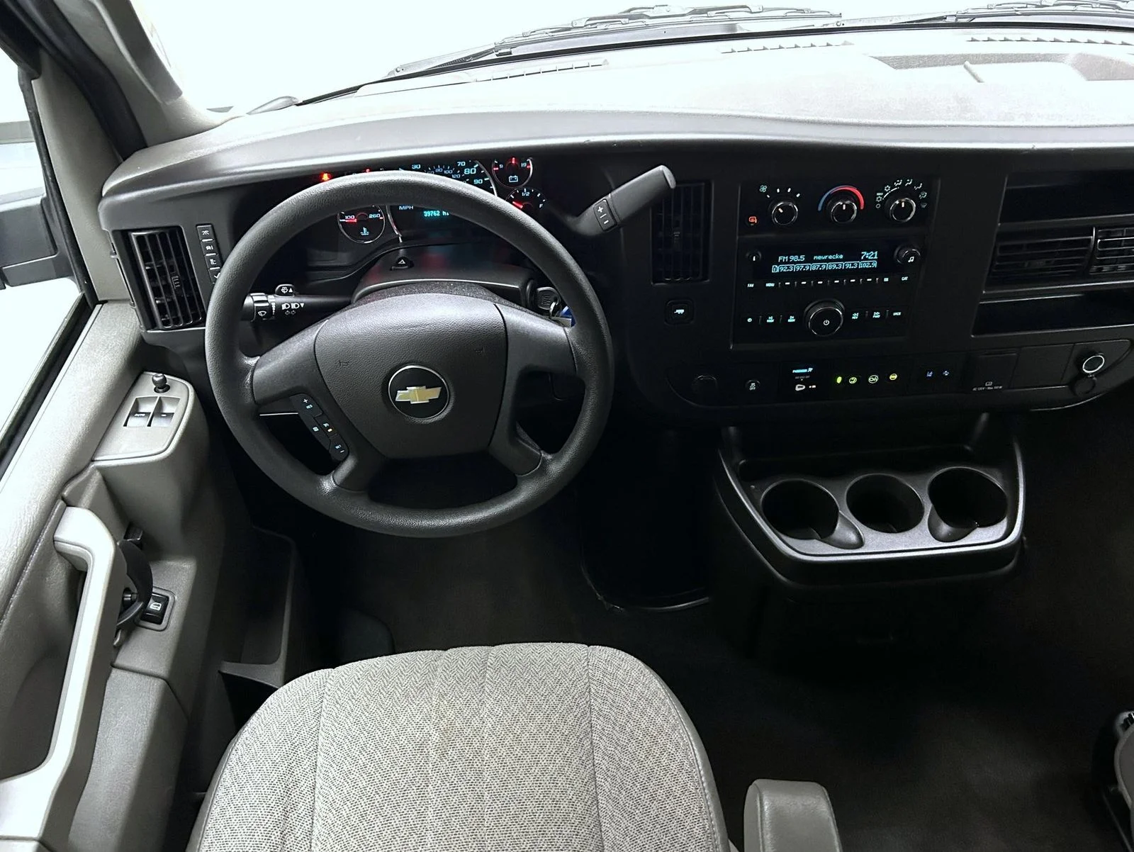 Used 2024 White Chevrolet LT image 14