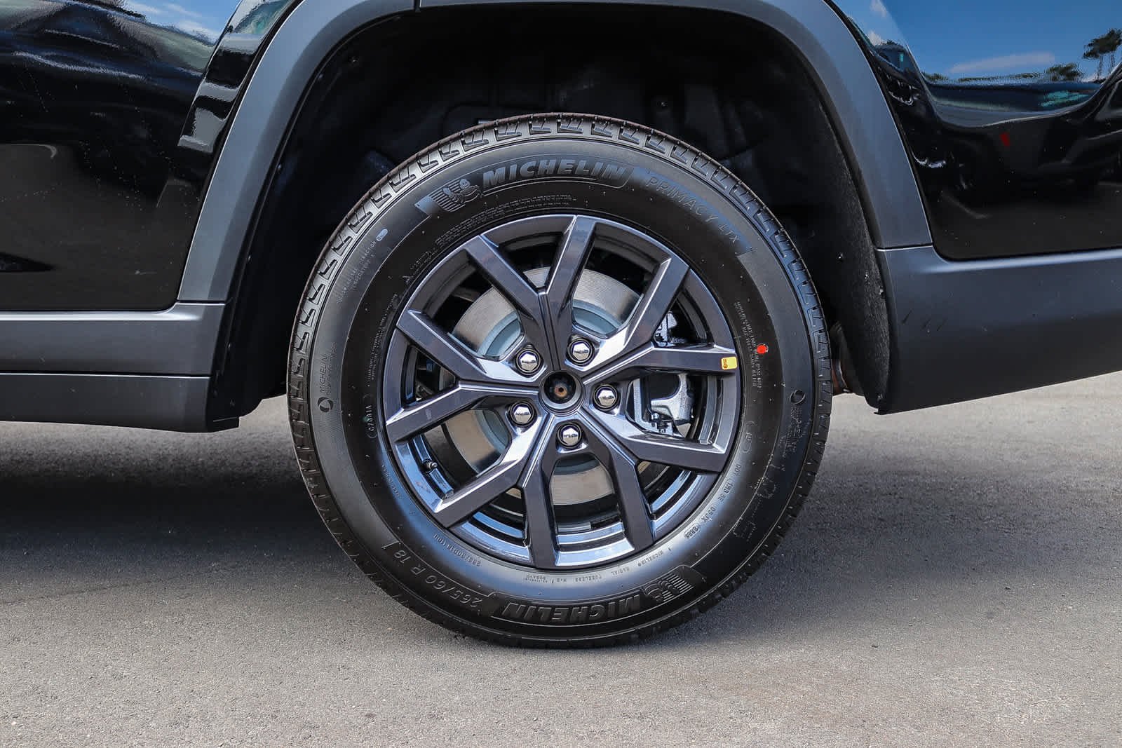 New 2027 High-Gloss Black Paint Jeep Laredo Altitude image 11