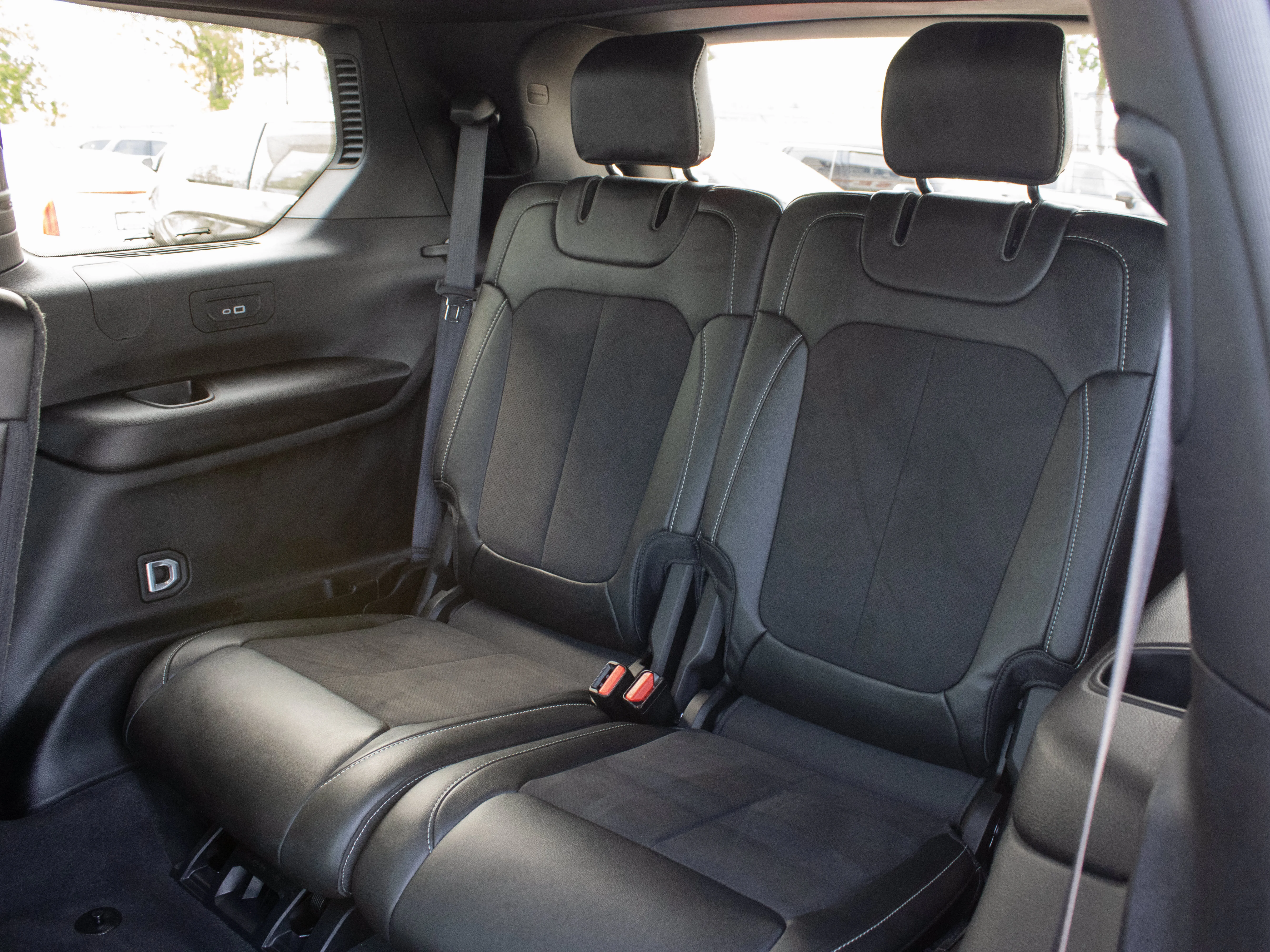 Used 2024 Black Jeep Altitude* | 3rd Row | Capri Leatherette & Suede Seats | Power Sunroof | Heated Seats & Steering Whee image 18
