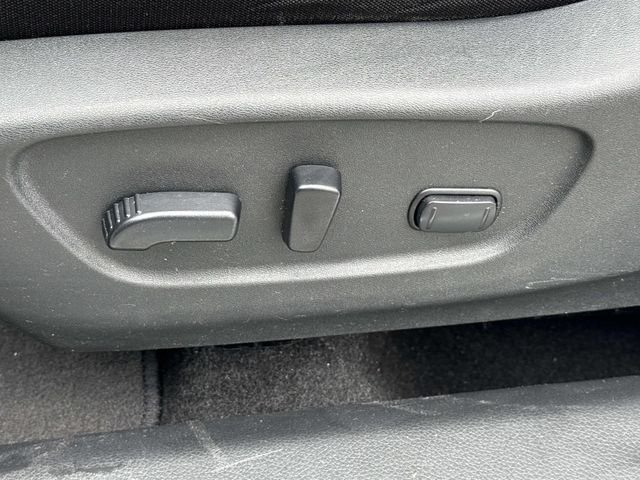 Used 2018 White Nissan SV image 28