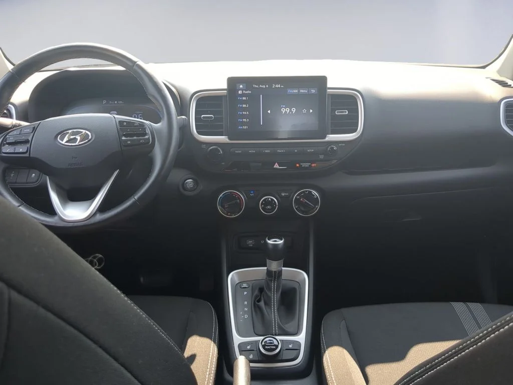 Used 2023 White Hyundai SEL image 14