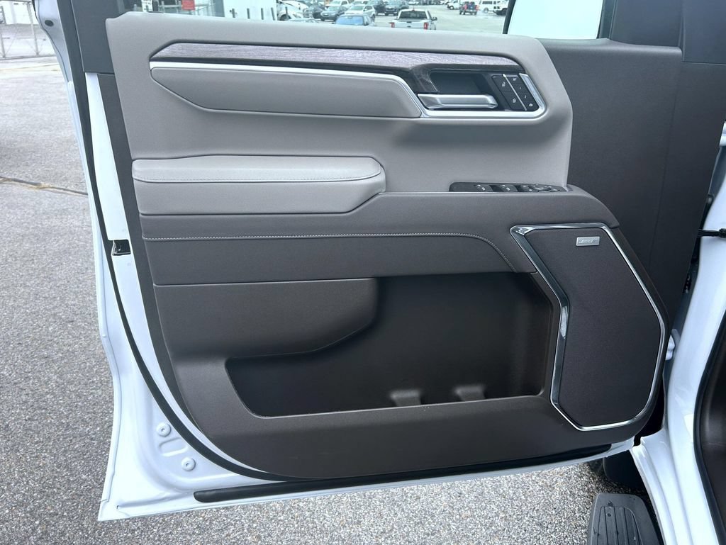 2026 Chevrolet Silverado 1500 LTZ - Photo 11