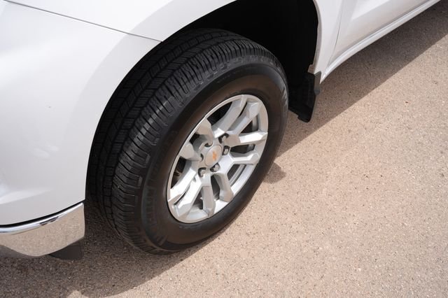 Used 2025 White Chevrolet LT image 9