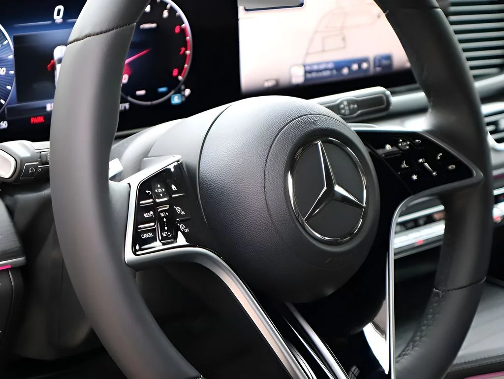 Used 2025 Obsidian Black Metallic Mercedes-Benz GLE 450 image 20