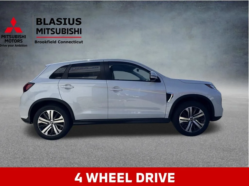 New 2025 White Mitsubishi 2.0 SE image 5