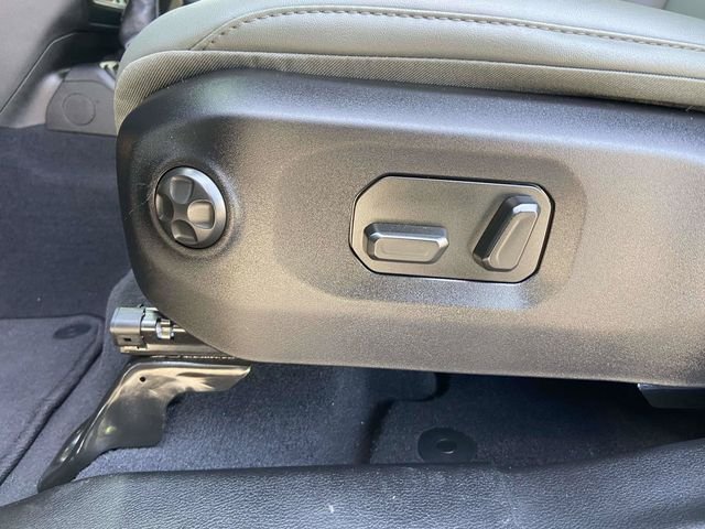 Certified Used 2025 41 Jeep Mojave image 12