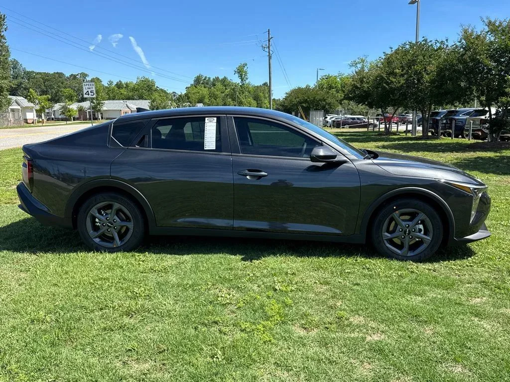 New 2026 Gray Kia LXS image 8