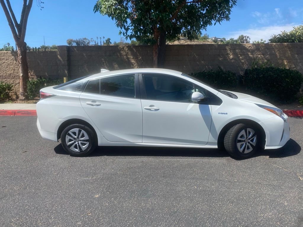Used 2016 White Toyota Four image 5