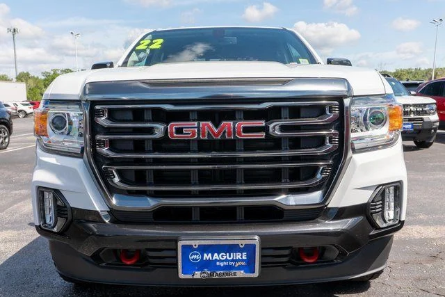 Used 2022 Summit White GMC AT4 w/Leather image 3