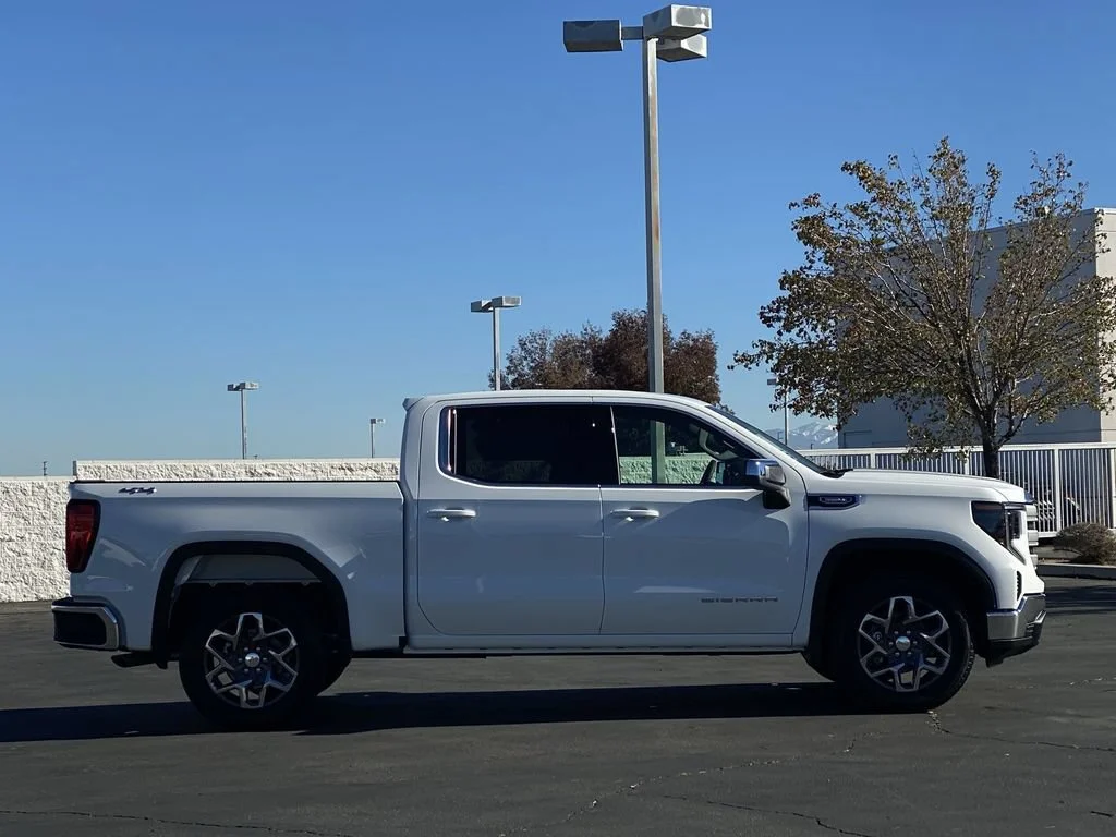 Used 2026 Summit White GMC SLE image 12