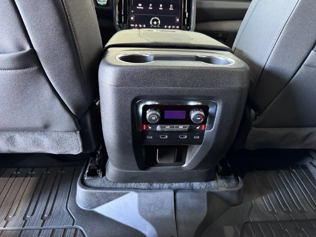 2026 GMC Yukon AT4 - Photo 32