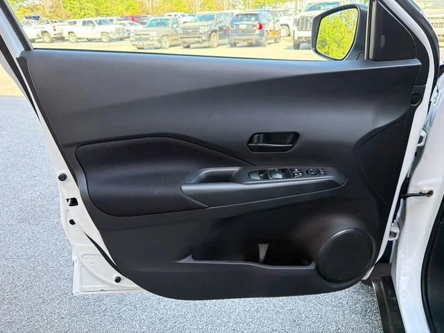 Used 2025 White Nissan S image 10