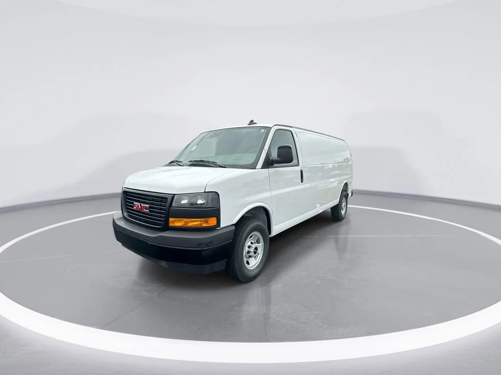 New 2025 Summit White GMC Work Van image 4