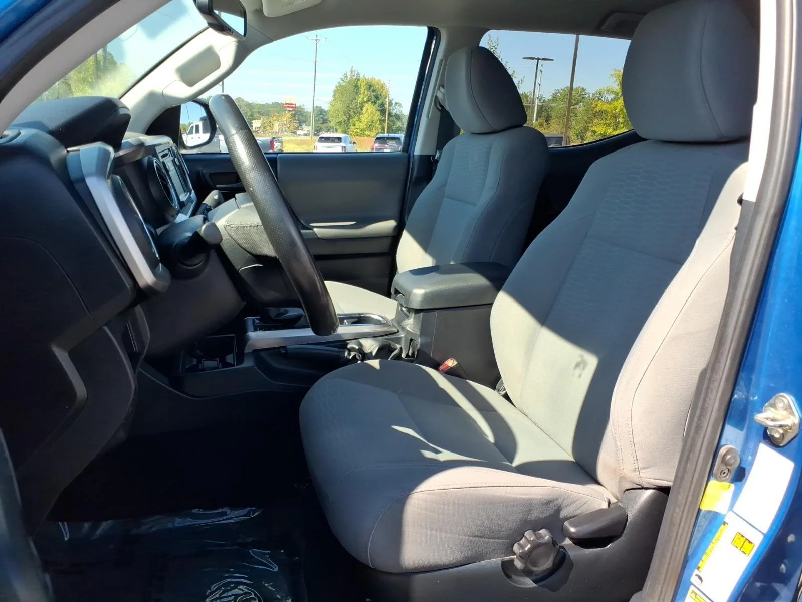 Used 2017 Blazing Blue Pearl Toyota SR5 image 19