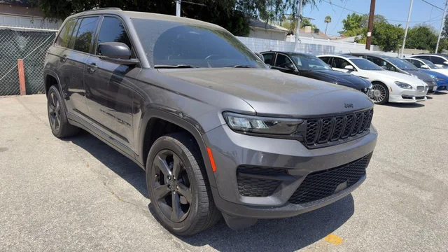 2022 Jeep Grand Cherokee Altitude