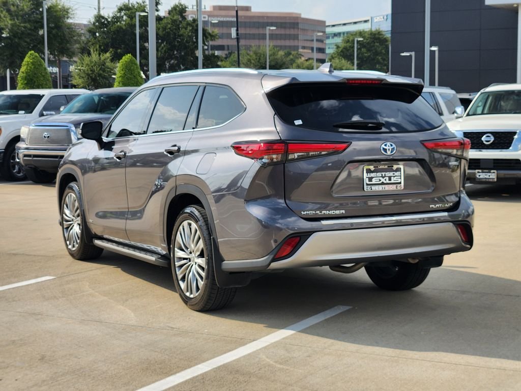 Used 2022 Magnetic Gray Metallic Toyota Platinum image 5