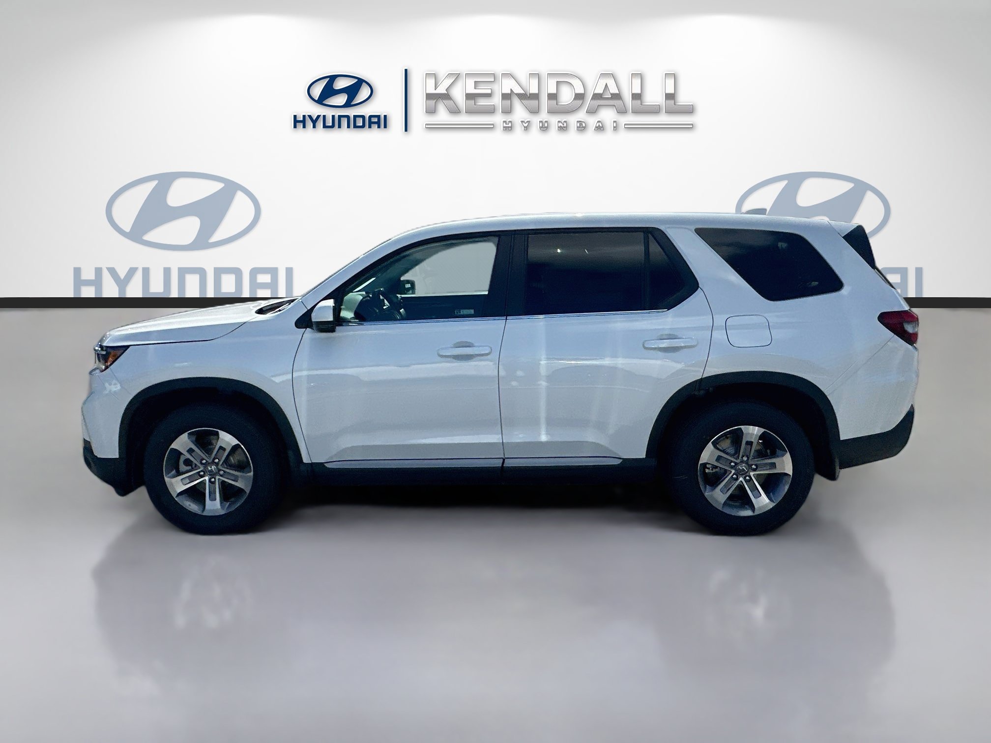 Used 2025 Platinum White Pearl Honda EX-L image 4