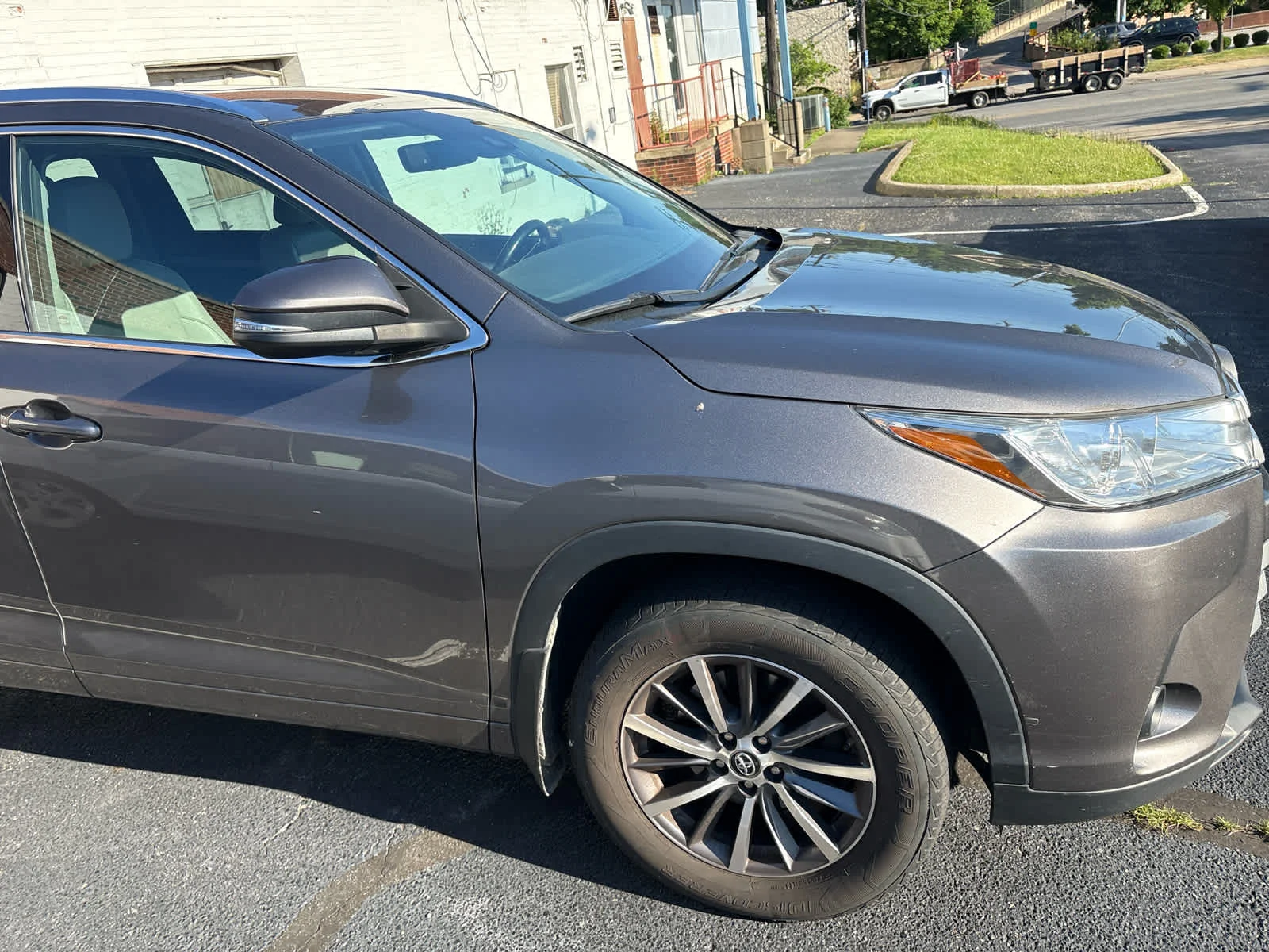 Used 2018 Predawn Gray Mica Toyota SE image 10