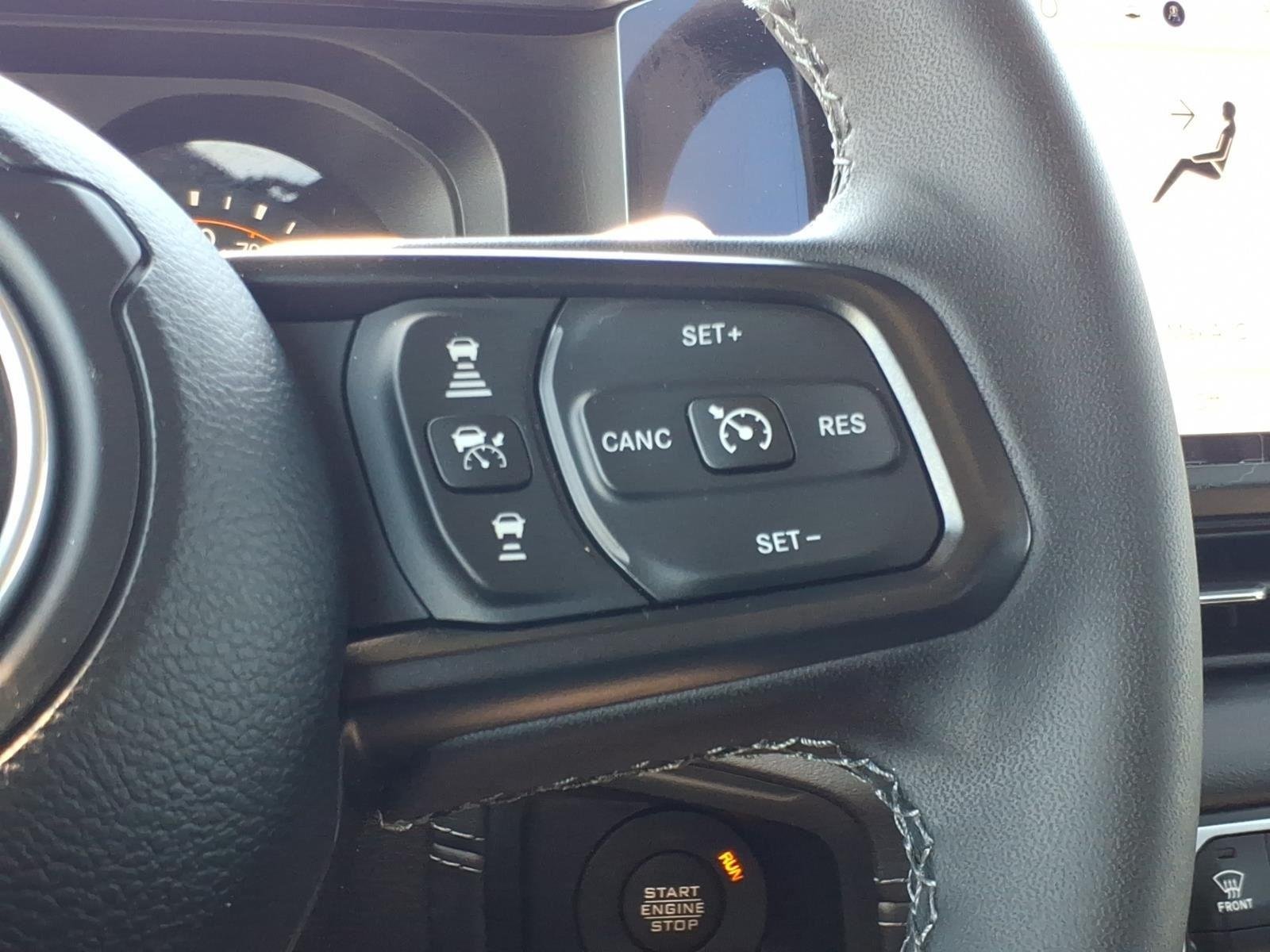 Used 2025 Granite Crystal Metallic Clearcoat Jeep Mojave image 30