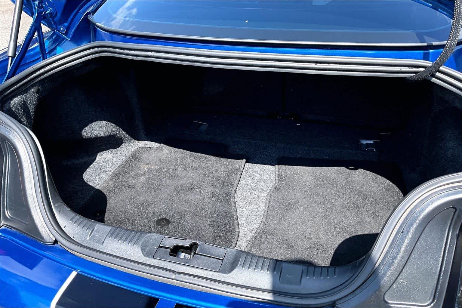 Used 2017 Blue Ford Shelby GT350 image 30