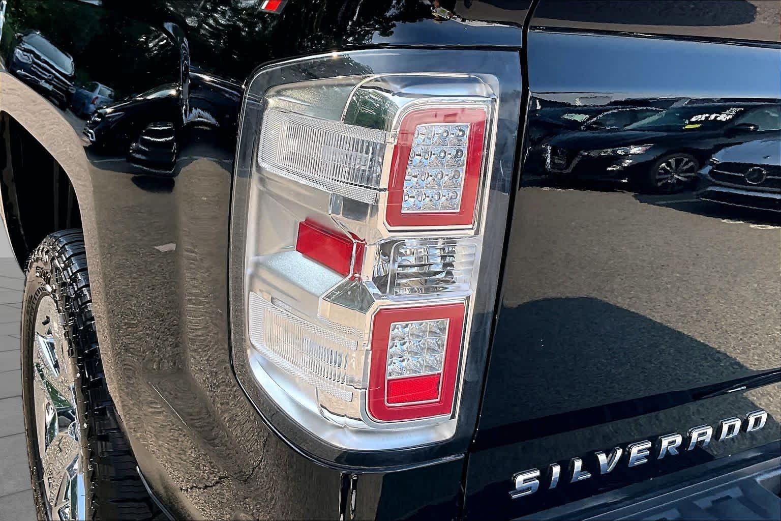 Used 2018 Black Chevrolet Custom image 27