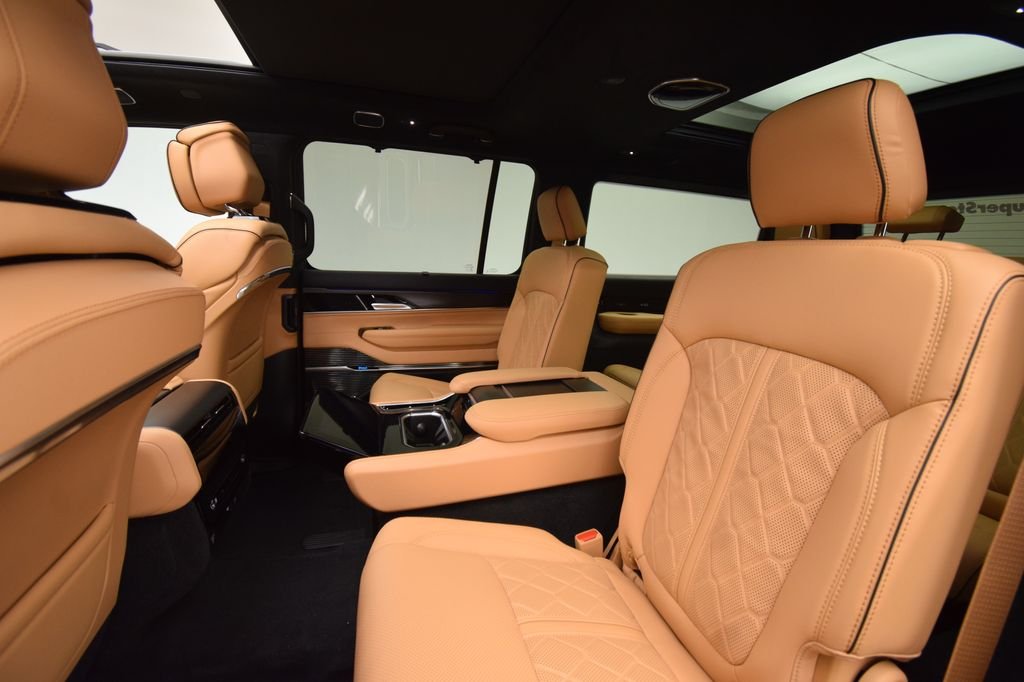 New 2026 Steel Blue Exterior Paint Jeep Summit Reserve image 38