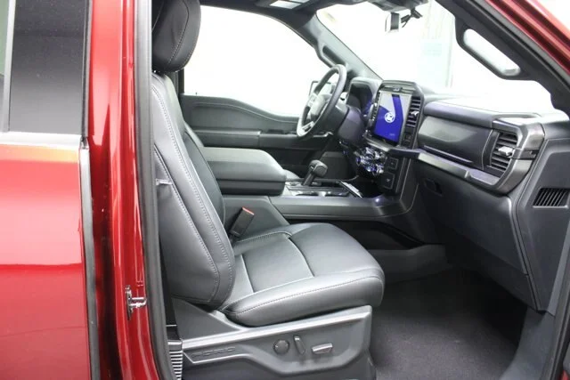 New 2026 Ruby Red Metallic Tinted Clearcoat Ford Lariat® image 34