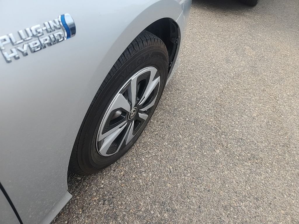 Used 2018 Silver Toyota Plus image 16