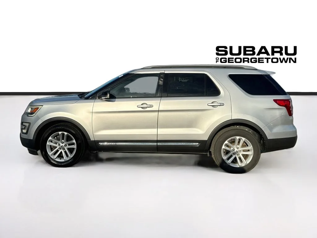 Used 2017 Silver Ford XLT image 4