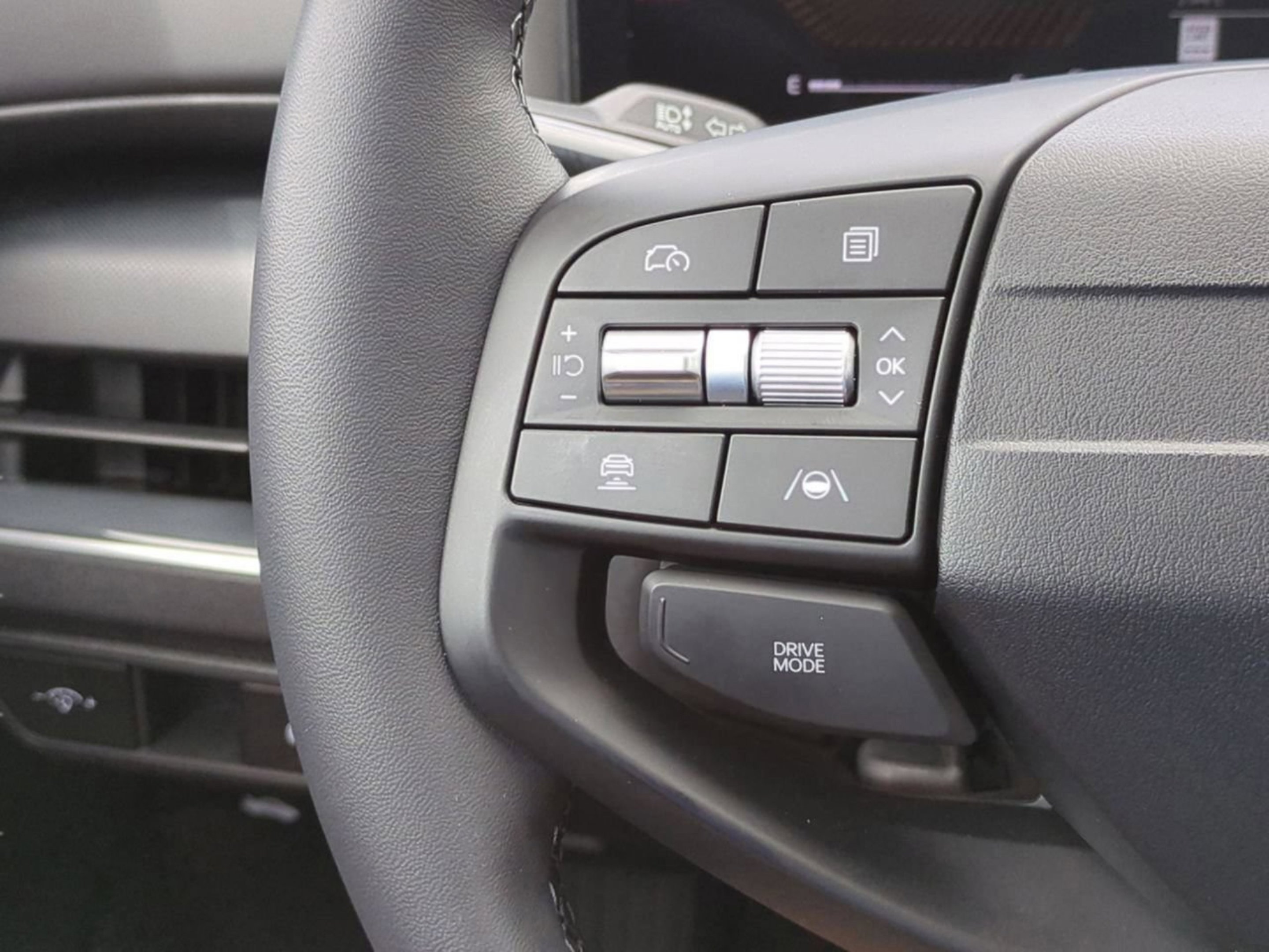 New 2026 Snow White Pearl Kia EX image 26