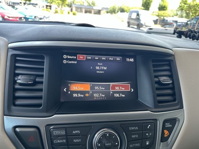 Used 2020 Black Nissan SL image 17