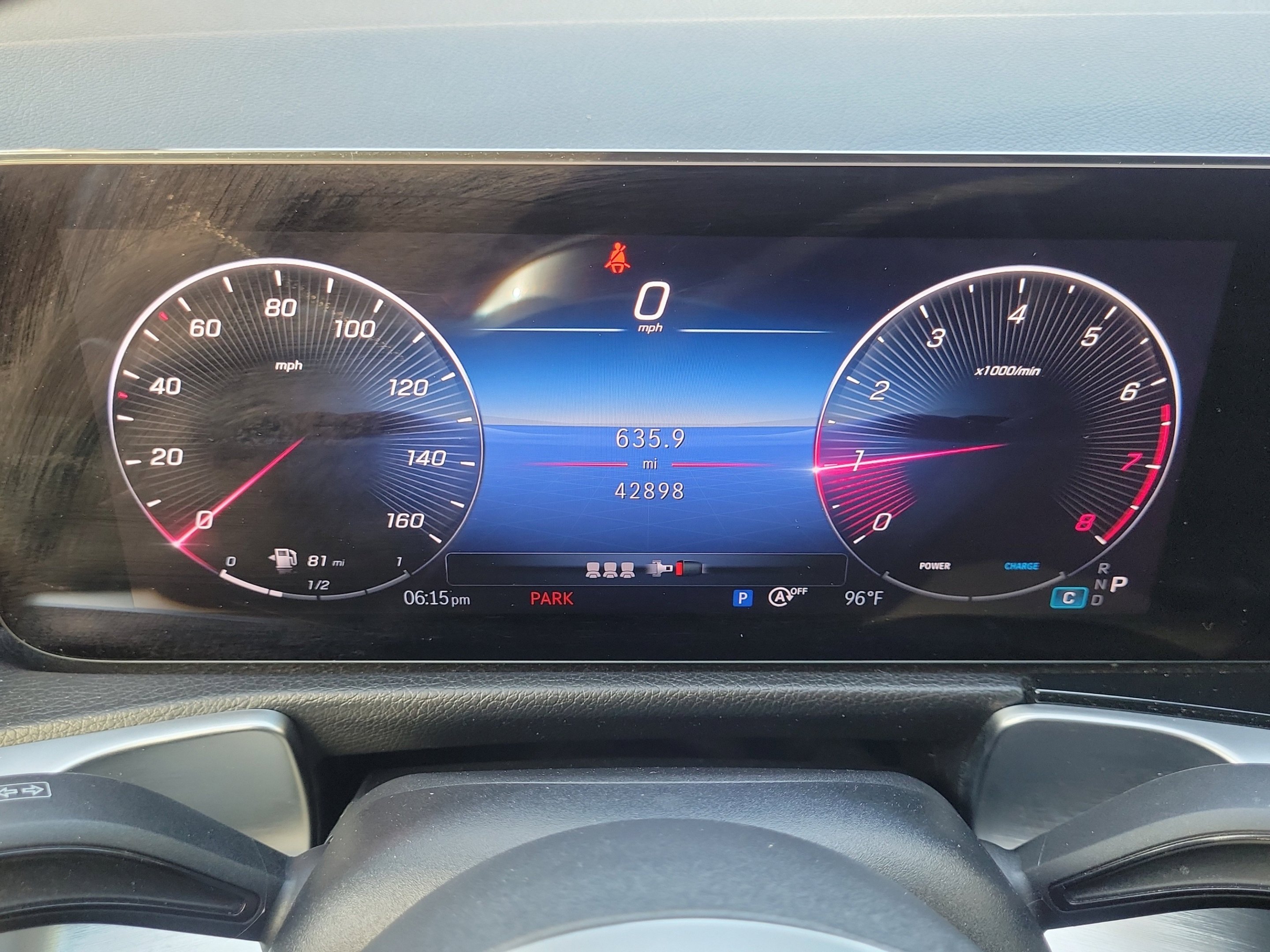 Used 2025 Polar White Mercedes-Benz GLB 250 image 28