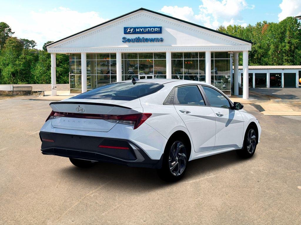 New 2026 White Hyundai SEL Sport Plus image 7