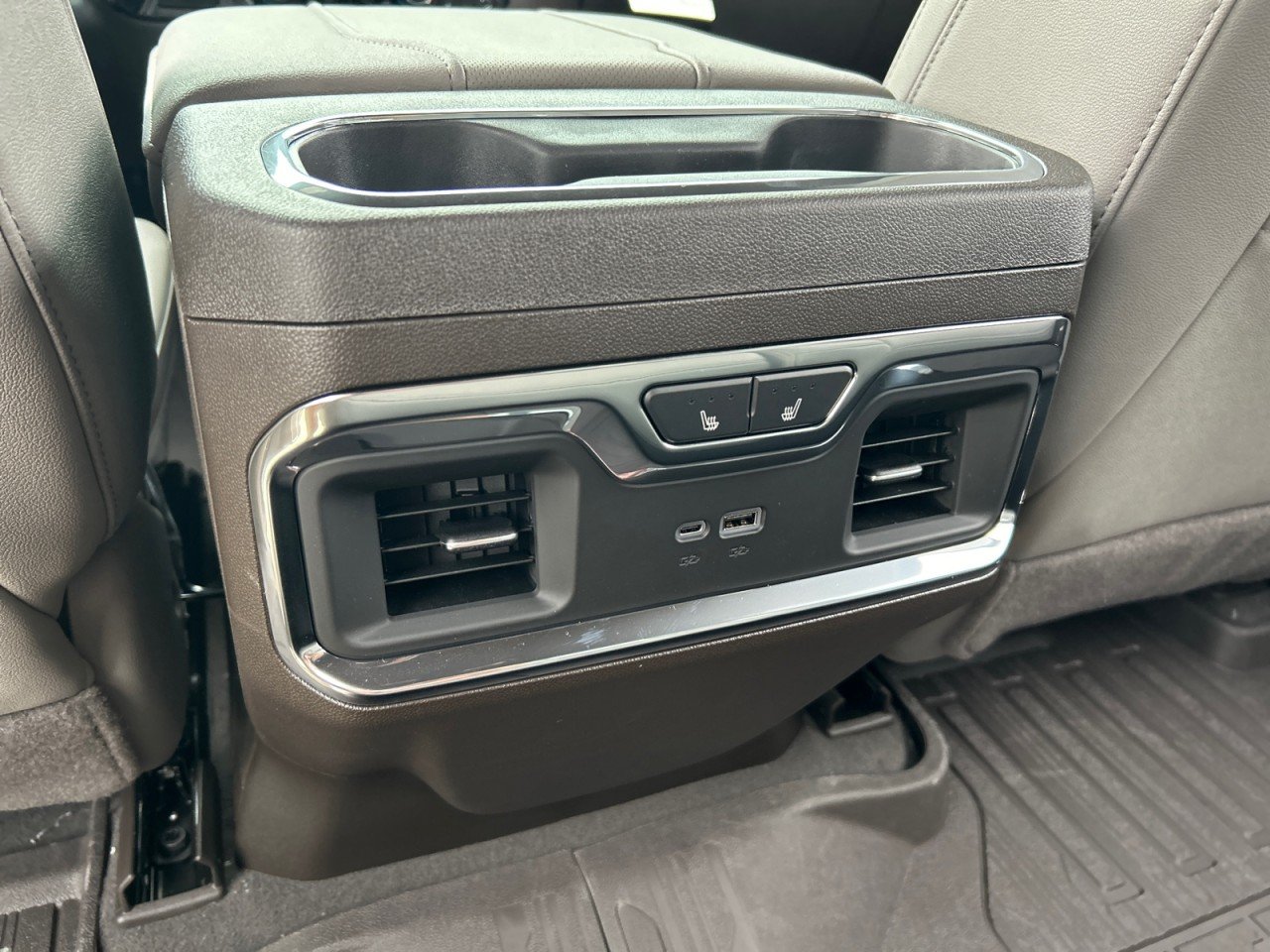 2026 GMC Sierra 1500 SLT - Photo 21