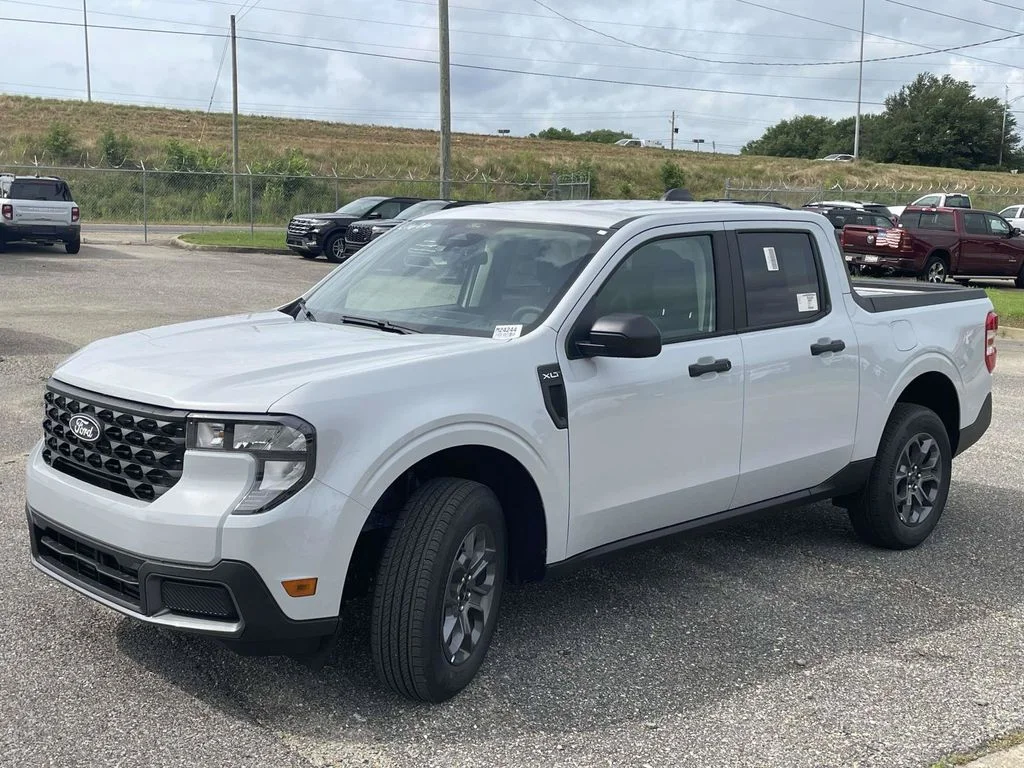 New 2026 White Ford XLT image 7