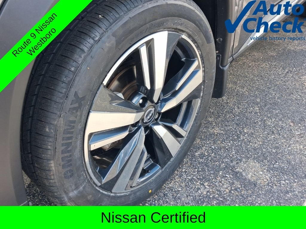 Used 2023 Gray Nissan SL image 6