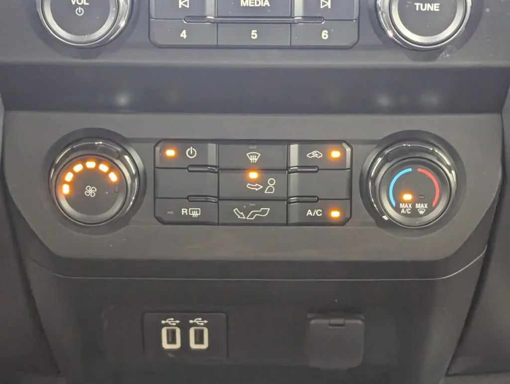 Used 2020 Oxford White Ford XLT image 15