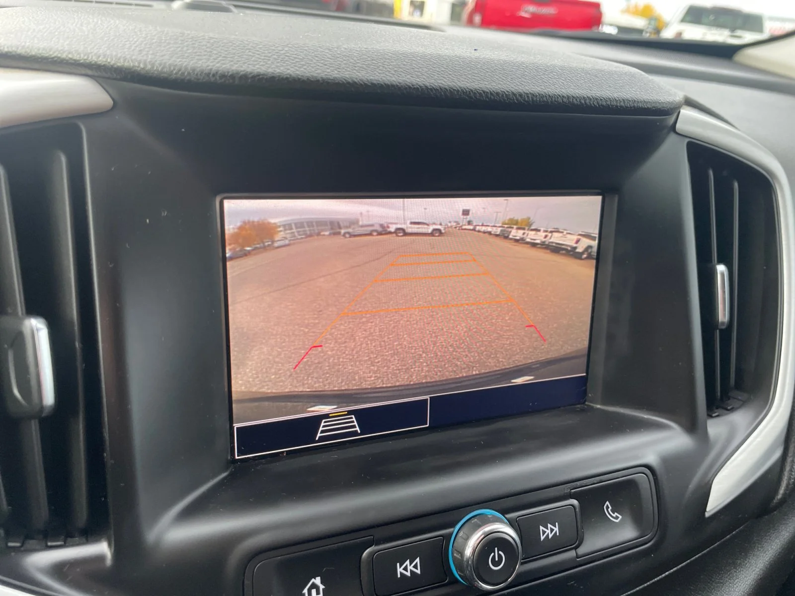 Used 2024 Black GMC SLE AWD image 23