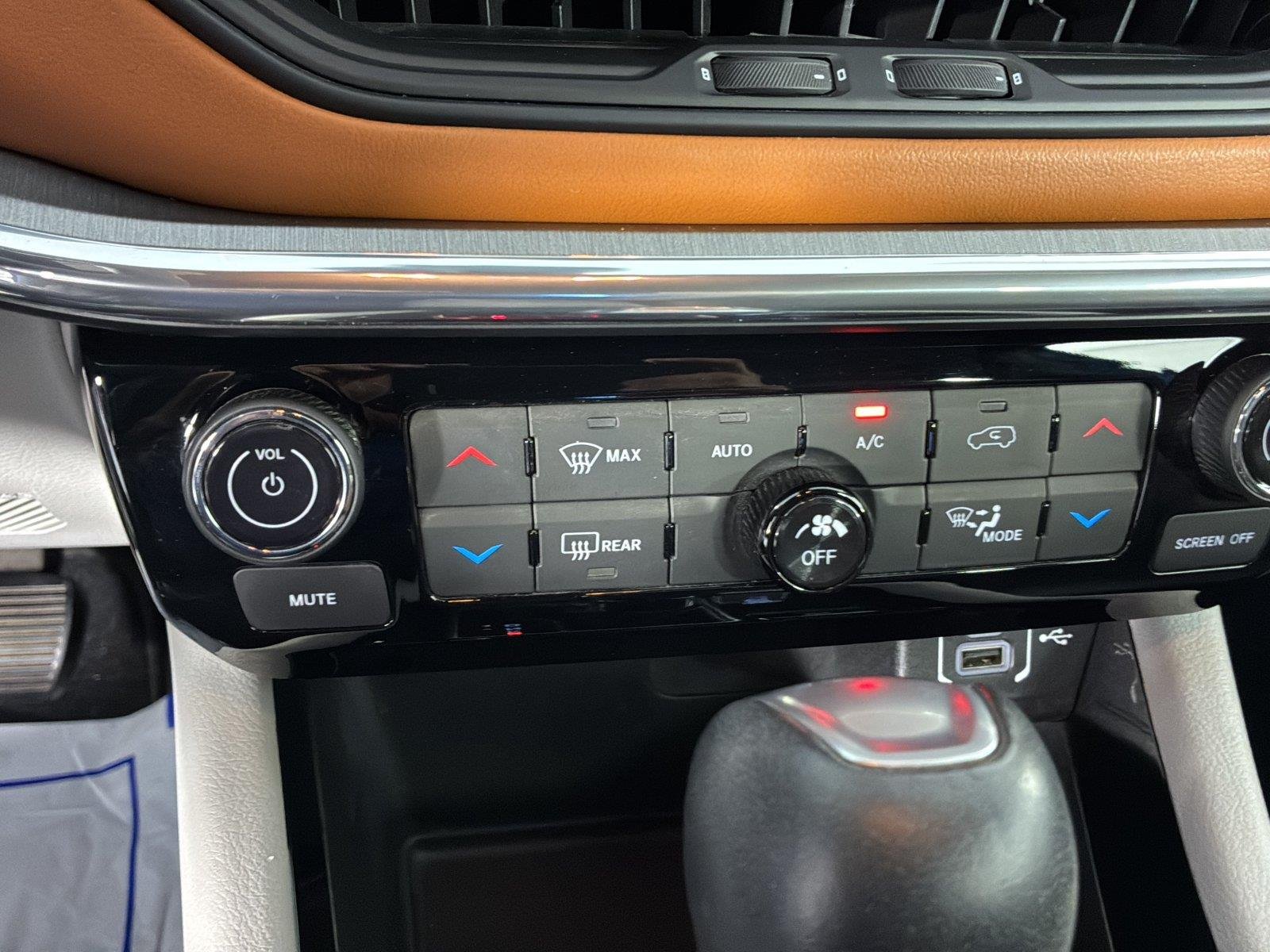 Used 2023 Laser Blue Pearlcoat Jeep Limited image 26