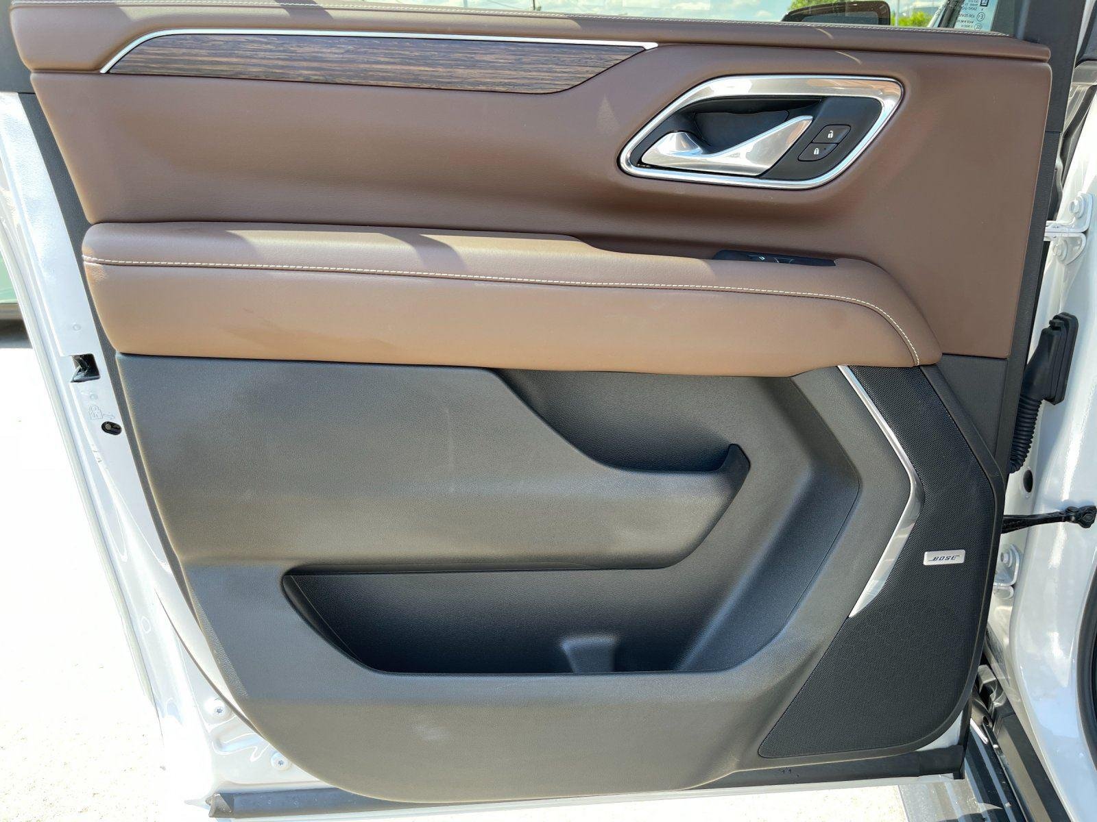 Used 2024 Iridescent Pearl Tricoat Chevrolet High Country image 32