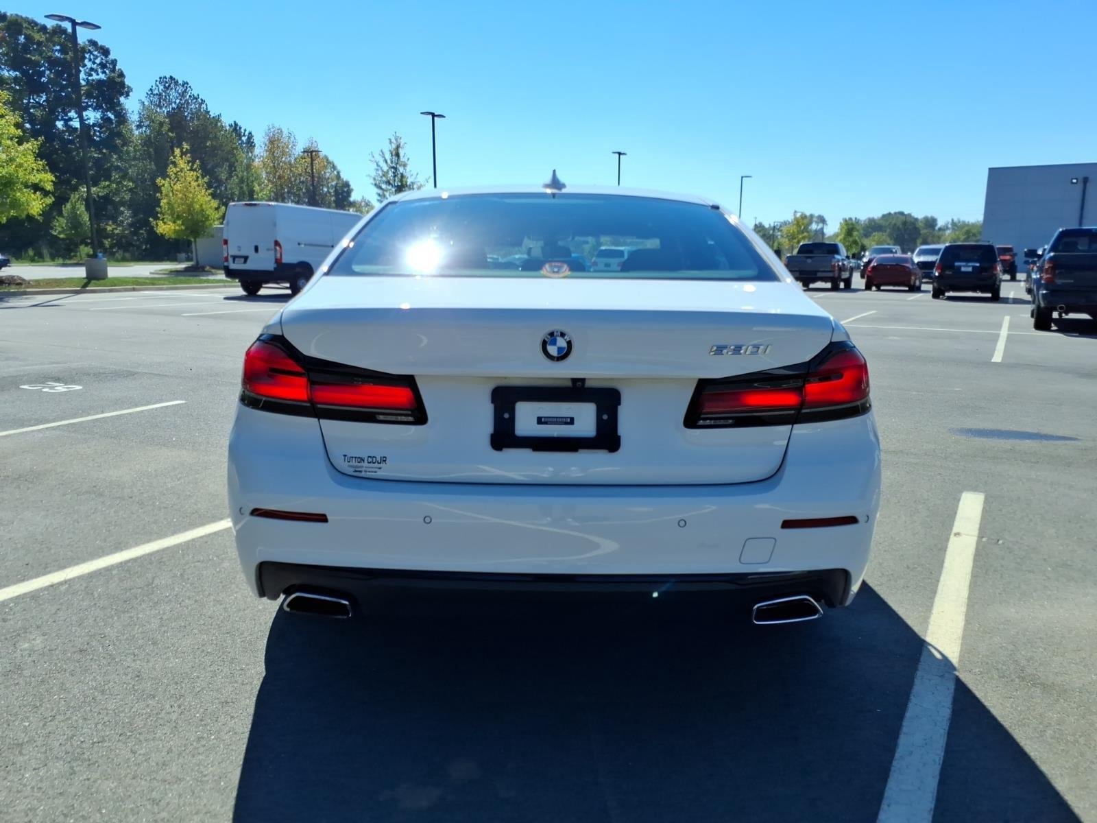 Used 2021 Alpine White BMW 530i image 18