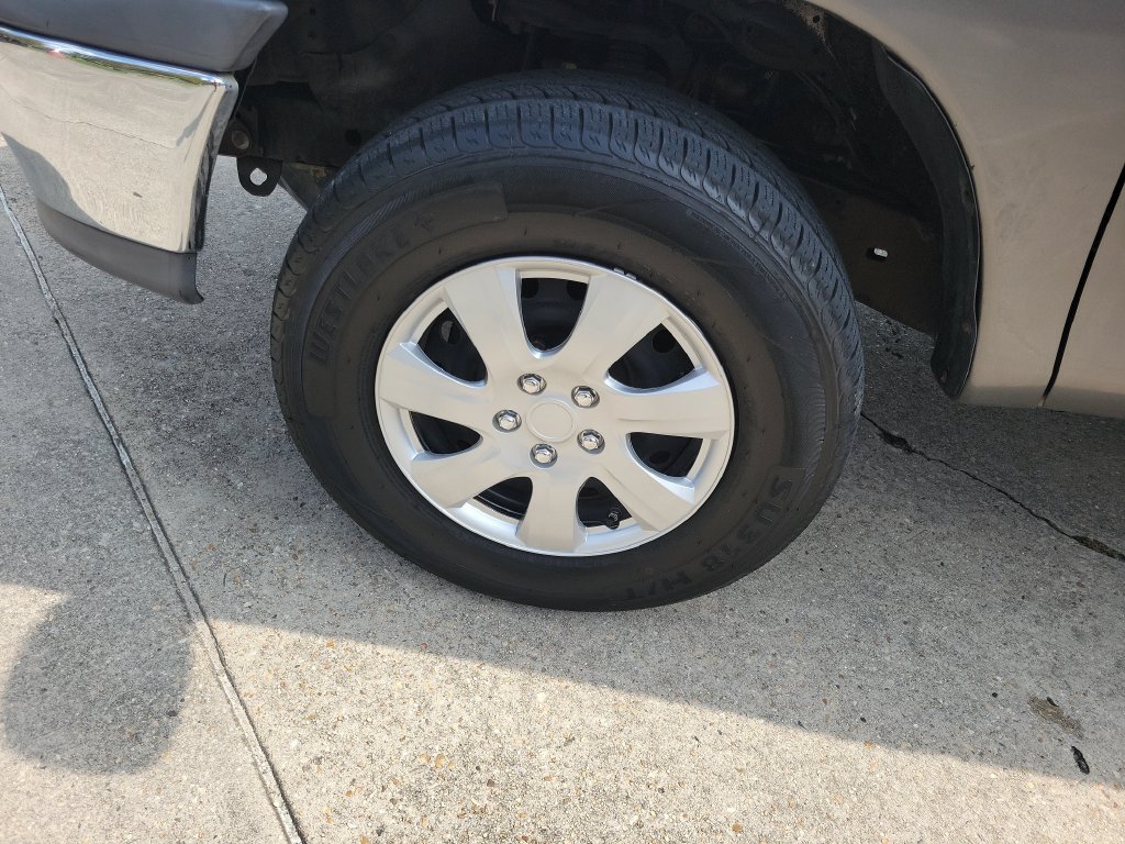 Used 2005 Gray Toyota Base image 27