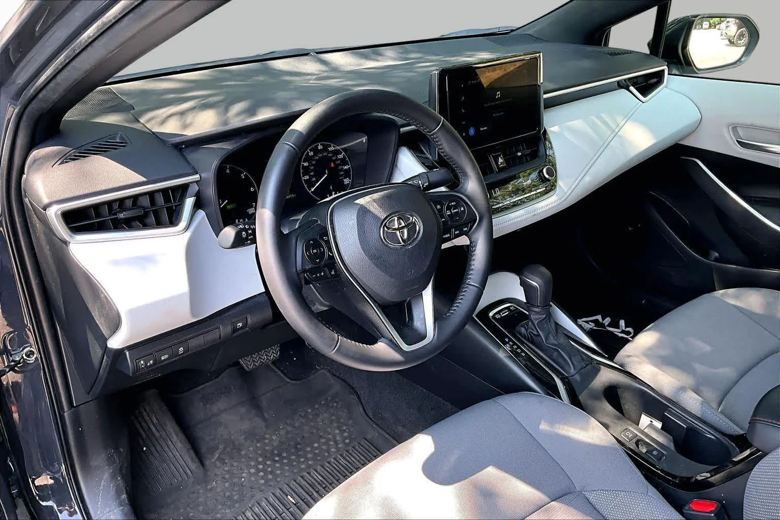 Used 2025 Underground Toyota Hybrid SE image 16