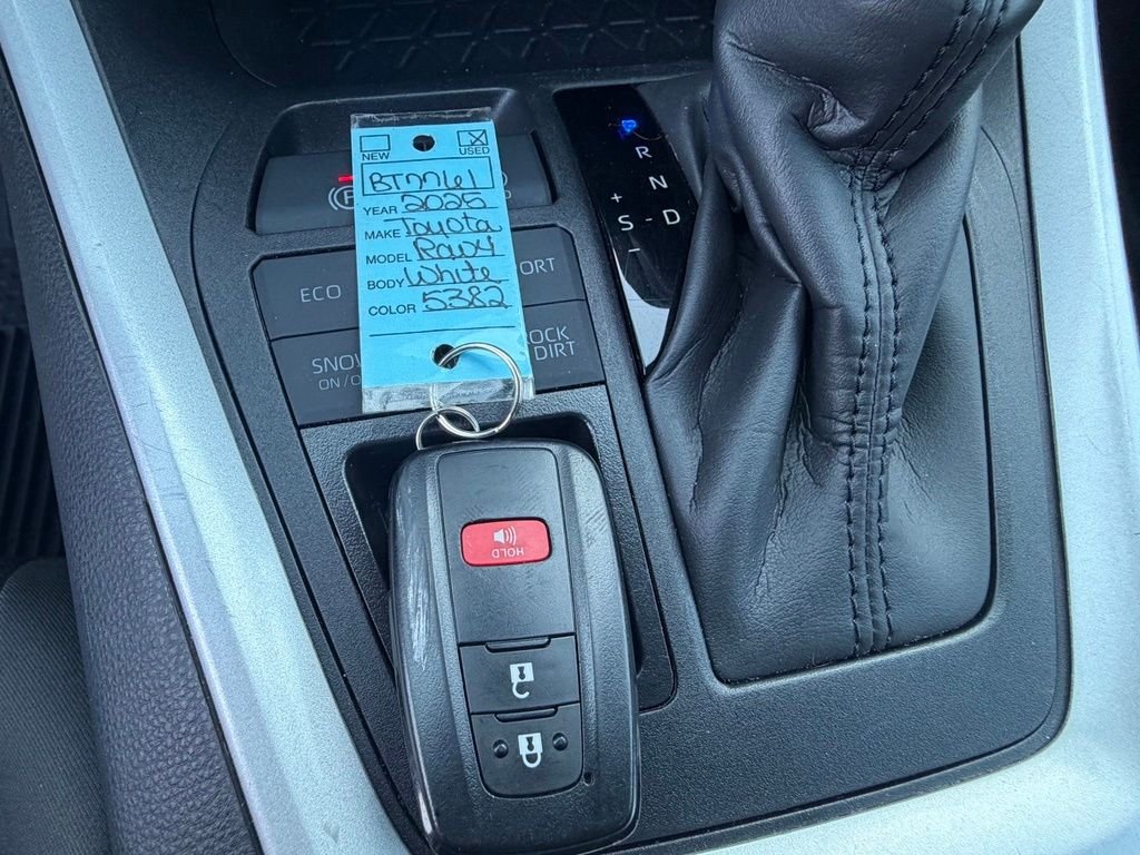 Used 2025 Ice Toyota XLE image 32