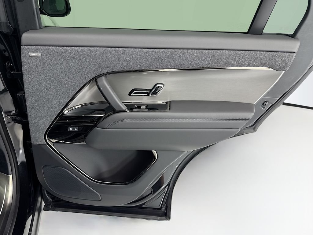 New 2026 Santorini Black Land Rover SE image 27