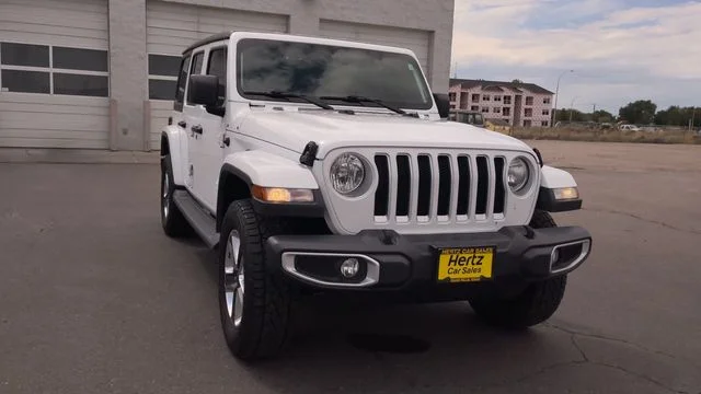 Used 2019 White Jeep Unlimited Sahara image 4